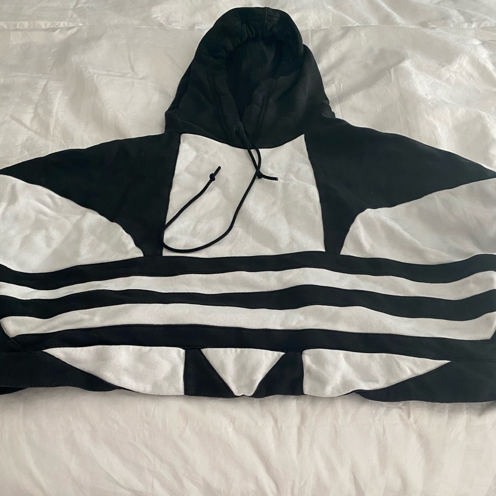 Cropped oversized hoodie